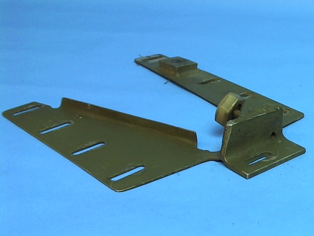 1211467-2 Cessna - BRACKET RH